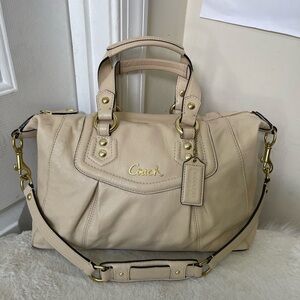 - Coach Ashley, Leather Bag GUC
